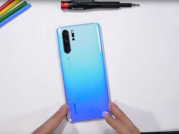 The p30 pro is joined by the standard p30 which is more of a lite version with a smaller screen but the same attractive aesthetic. Huawei P30 Pro Video Teardown Lets Us Peek Inside The 5x Periscope Style Tele Lens Digital Photography Review