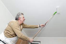 Wolle decke rolle mit echtem lederband misst etwa 2 breit, 1 hoch, 1 tief. Decke Streichen So Kommen Sie Zugig Zu Einem Sauberen Ergebnis