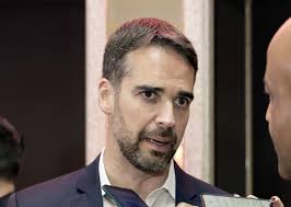 Eduardo Leite diz estar estarrecido com notícia de plano para matar o  presidente