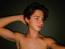 His height is 1.73 m and weight is 62 kg. Payton Moormeier Height Age Family Net Worth Girlfriend Info Celebs