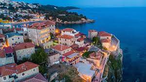 For sale an apartment in the center of the southernmost …. Villa Dulcinea Gastezimmer Ulcinj