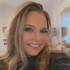 Allison Arruda's Instagram, Twitter & Facebook