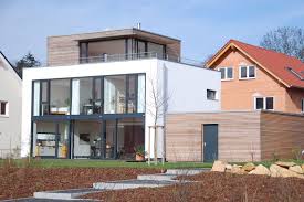 The house possesses 24 intelligent subsystems that work together to ensure you are living safely and. Http Www Russ Moderner Holzbau De Cms Images Dynamic Big Id53 A 1 Jpg Haus Architektur Haus Aussen Haus