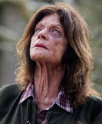 She was once a movie star whose intense gaze and sky-blue eyes drove fans  wild. But now, age has taken its toll, and she has aged significantly…  Detail are in the first