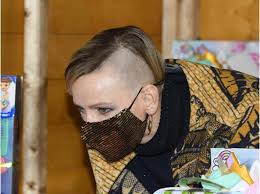 The video shows the early stages of their relationship and how it has. Il Taglio Punk Charlene Di Monaco Compie 43 Anni La Foto Ufficiale Con Una Parrucca Corriere It