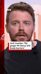 Jack Lowden che scherza sul suo Mr. Darcy nella prossima serie Netflix: "Mi  piace l'idea di essere un Darcy rosso, penso che stia davvero abbattendo le  barriere