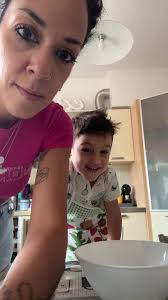 Tentativi di un video mentre cuciniamo insieme♥️ si è scocciato dopo 10  min😂