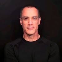 Teri Pell's Instagram, Twitter & Facebook