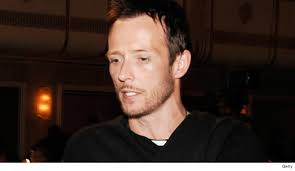 Scott Weiland, Former Singer of Stone Temple Pilots, Dead at 48