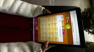 .okullarda ücretsiz dağıtılan tablet bilgisayarlar, i̇stanbul'dan diyarbakır'a yurdun dört bir markası, modeli, ekran boyutu, dahili hafızası, işletim sistemi gibi özellikleriyle ilgili bilgilendirme de yapıyorlar. Meb In Tablet Bilgisayar Dagitiminda 8 Fazin Ayrintilari Belli Oldu