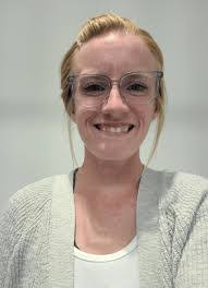 Kelly Pyles's Instagram, Twitter & Facebook