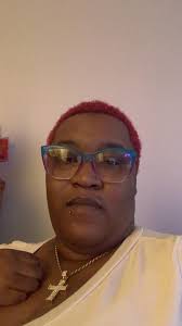 Hello! i'll be selling some of my nail room decor ! 💗✨ Feel free to  message me ! pickup only! ☺️