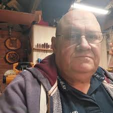 Ok what am I doing wrong I can only get my icube sculpfun 5w to burn half a  picture before it stops and says waiting.For what I dont know. Is there  anybody