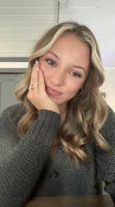 Kendra Walsh's Instagram, Twitter & Facebook