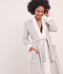 Peignoir polaire femme 4 promotions de la semaine notre objectif est de vous assister via ce site, vous réussirez votre achat peignoir polaire femme car toute une pléiade de conseils vous. Deshabille Long Polaire Oxy Gris Etam