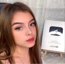 Surviving 3 Days bilang A Mangangalakal