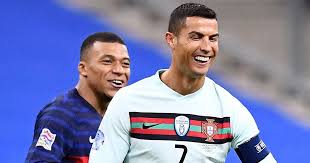 Cristiano ronaldo ist kapitän der portugiesischen nationalmannschaft und kickte unter anderem bei manchester united und real madrid. Cristiano Ronaldo Antwortet Auf Die Botschaft Von Kylian Mbappe Nach Dem Treffen Der Nationenliga Nach Welt