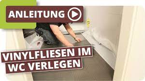 Die plattenfugen mit geeigneter fugenmasse ausfüllen. Vinyl Fliesen Im Wc Verlegen Auf Selbstklebender Dammung Youtube
