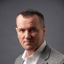 Karen Vanauken's Instagram, Twitter & Facebook