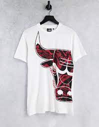 Search only for chicago bulls t shirt New Era Nba Chicago Bulls T Shirt In Weiss Mit Placement Print Und Einsatz In Ol Optik Kombiteil Asos