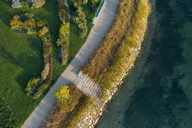 Saunders landscape supply provides landscaping supplies like topsoil, mulch, sand, stone, gravel and seasoned firewood to virginia & maryland. Lakeside Park And Promenade Uberlingen Landscape Architecture Platform Landezine In 2021 Lakeside Park Country Roads Landscape
