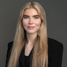 Elevate your personal brand with top-notch headshot photography  services.Book now and take your career to the next level! Big shoutout to  my client Quinn for bringing his A game to the Photoshoot.