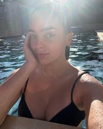 Melissa Wild's Instagram, Twitter & Facebook