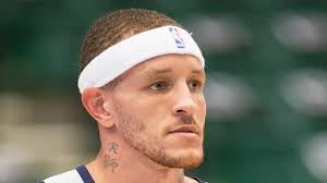 Delonte maurice west is an american former professional basketball player who played in the national basketball association for the boston celtics, seattle supersonics, cleveland cavaliers. Delonte West Started Street Fight With Glass Bottle Attack Witness Tells Cops