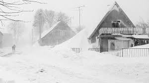Fast 30 zentimeter neuschnee auf rügen und ein auffrischender nordwind bereiten den wetterexperten neugierig auf den schnee sind auch die erdmännchen im thüringer zoopark. Der Katastrophenwinter 1978 79 Als Der Osten Im Schnee Versank Mdr De