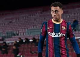 Kemenangan pada laga cornella vs barcelona membuat skuad asuhan ronald koeman lolos ke babak 16 besar. 9snbyujmndxlkm