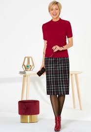 9 articles en promotion à partir de 27 €. Jupe A Carreaux Droite Et Souple Avec Haut Simple Et Uni Dans Le Style Incontournable Des Femmes Sures D Elles Total Looks Automne Hiver Boutiques Mode Femme