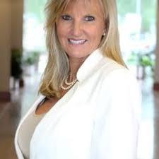 Kelly Harrell's Instagram, Twitter & Facebook