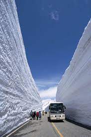 The door is 120 feet across and 90 feet high. Great Wall Of Snow 20 Meters High Freeyork