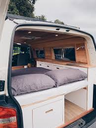 Spécialiste du fourgon aménagé et petit camping car. Epingle Par Courtney Wright Sur Van Amenagement Camping Car Petit Fourgon Amenage Amenagement Camionette