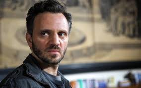 In brocks wohnhaus wird ein brutaler mord verübt. Spuren Des Bosen Schande Film 2014 Trailer Kritik Kino De