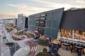 Galeria ken center to otwarta w 2009 roku małą galeria handlowa będąca rozwinięciem hipermarketu e.leclerc. Najwieksze Galerie Handlowe W Polsce Mall Facade Shopping Mall Design Parking Design