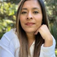 30+ perfiles de «Claudia Constantino»