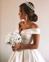 A long veil often looks elegant and romantic, but covers up a large. Wedding Hairstyles With Tiara To Walk The Aisle Looking Like A Princess