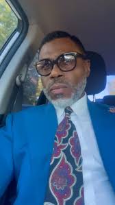 THE ELEGANT GENTLEMAN⚜️ My good friend and client Billy Washington often  refers to his Paisley tie collection as works of art. Billy is often seen  pairing them with his well tailored suits