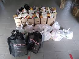 Michelle is the state assemblywoman of subang jaya. Subang Shop Owners Set Up Food Banks To Help Residents Affected By Mco Cibai Kia
