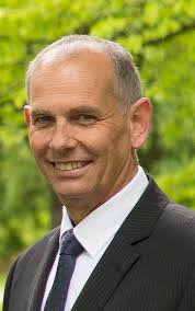 Ross Thomson In 2017 after working nearly 40 years within the rural sector,  the opportunity arose for Ross to pursue a career within the funeral  directing profession. Having observed these people at