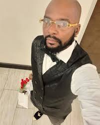 Christmas Auld Lang Syne……Bobby Darin ……We sing His praise this day of days  And pray next year this time We'll all be near to share the cheer Of a  Christmas auld lang