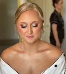 STUNNING! @ashley.c.lewis I loved working with you and getting to spend so  much time with you! Congrats Mrs. Lewis! . . . . . #makeupartist  #memphismakeupartist #memphis #choose901 #memphisblogger #makeup  #mississippimua #southavenms #