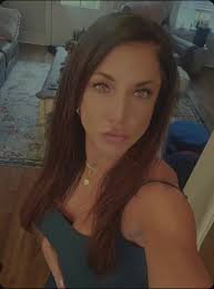 Miss me #femmesoftiktok #knowyourworthqueen #fyp #greeneyes #strongwomen  #wlw#itwastime 💪👑❤️‍🩹🏳️‍🌈