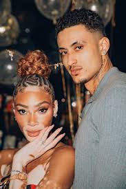 🔗: https://voguemagazine.visitlink.me/I7zKT- Winnie Harlow and Kyle Kuzma  are engaged! Go inside the couple's romantic Turks & Caicos  proposal—complete with an 8.5-carat ring.