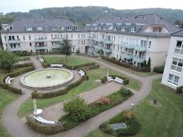 Diese helle, modernisierte wohnung in der ersten etage besticht durch eine gehobene innenausstattung. 2 Zimmer Wohnung Zu Vermieten Dudenstr 21 45239 Essen Werden Mapio Net