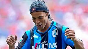 Последние твиты от ronaldinho gaúcho (@10ronaldinho). Since The Death Of His Mother Ronaldinho Has Had A Party While Drunk On Vodka Whiskey