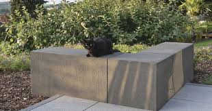 Die Intervallo Sitzblocke Von Rinn Eignen Sich Fur Moderne Gartengestaltungen Es Gibt Sie In Funf Formaten Und Rad Garten Beton Garten Und Outdoor Natursteine
