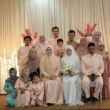 Assalamualaikum buat dato' aliff syukri. Dulu Susah Mak Sibuk Niaga Abang Jaga Dia Dari Lahir Sampai Besar Ds Aliff Syukri Ada Adik Lelaki Yang Ramai Tak Tahu Keluarga