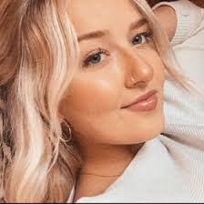 Shelby Moyer's Instagram, Twitter & Facebook